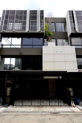 Houses for rent : Town Home For Rent Nue Hybe Suksawat Bangkok