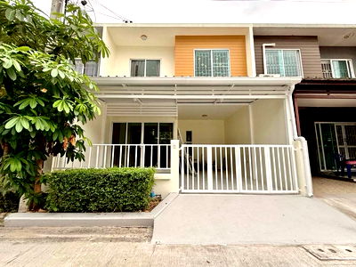 ทาวน์โฮม สมุทรปราการ : 🏠 ขายบ้าน : THE COLORS LEISURE BANGNA KM.8 (เดอะ คัลเลอร์ส เลชเชอร์ บางนา กม.8)   รหัสทรัพย์ | 📌 LNP-H739 