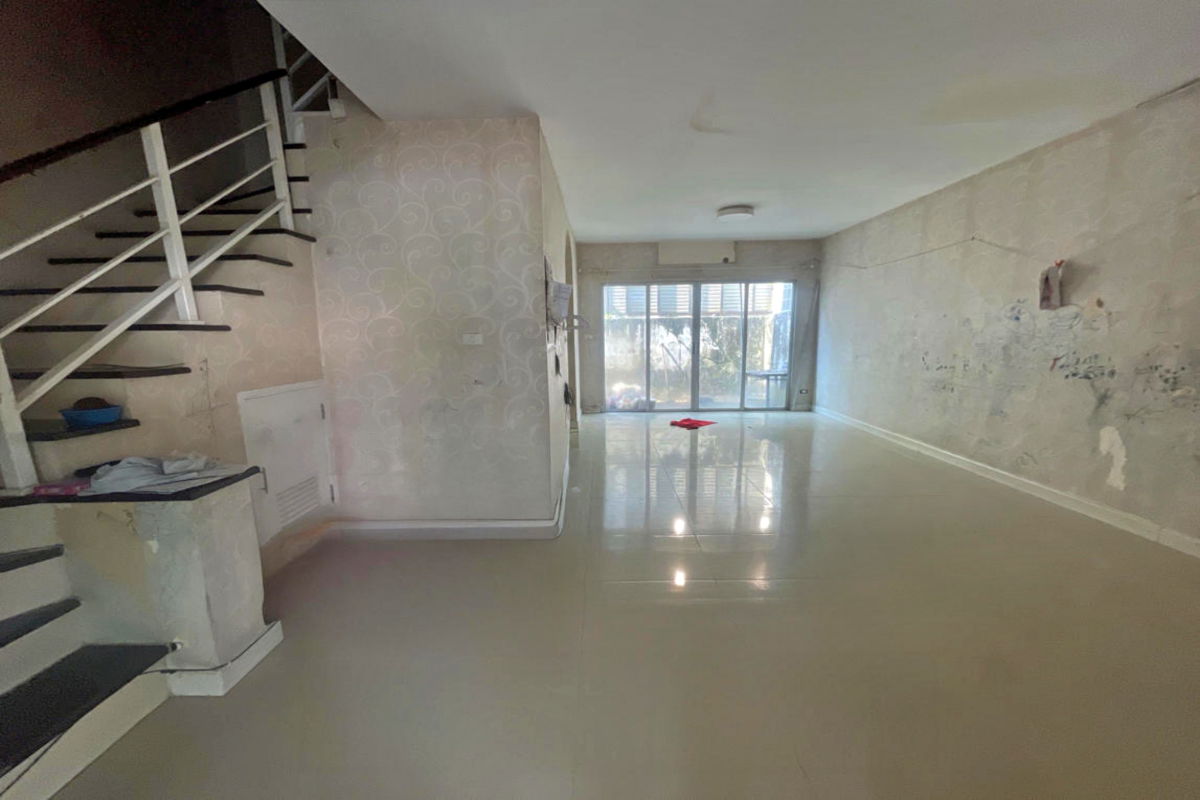 รูป ขายทาวน์เฮ้าส์ เดอะ คอนเนค ทางด่วนวัชรพล The Connect  Watcharaphon Express Way ถนนเพิ่มสิน สายไหม ใกล้ทางด่วนฉลองรัช  ไปพระราม 9 - เอกมัย สะดวก - รูปที่ 2/5