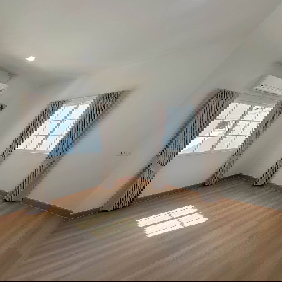 รูป HR3132ให้เช่าบ้านใหม่มือหนึ่ง โครงการโกลเด้น นีโอ สุขุมวิท-ลาซาล (สุขุมวิท 113) เดินทางสะดวก ใกล้ BTS สำโรง เพียง 1 กม. - รูปที่ 4/12