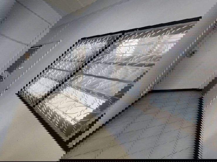 รูป ขายด่วน! ทาวน์เฮ้าส์ 3 ชั้น หมู่บ้านรินทร์ทอง ซอยรามคำแหง 190 - รูปที่ 5/7