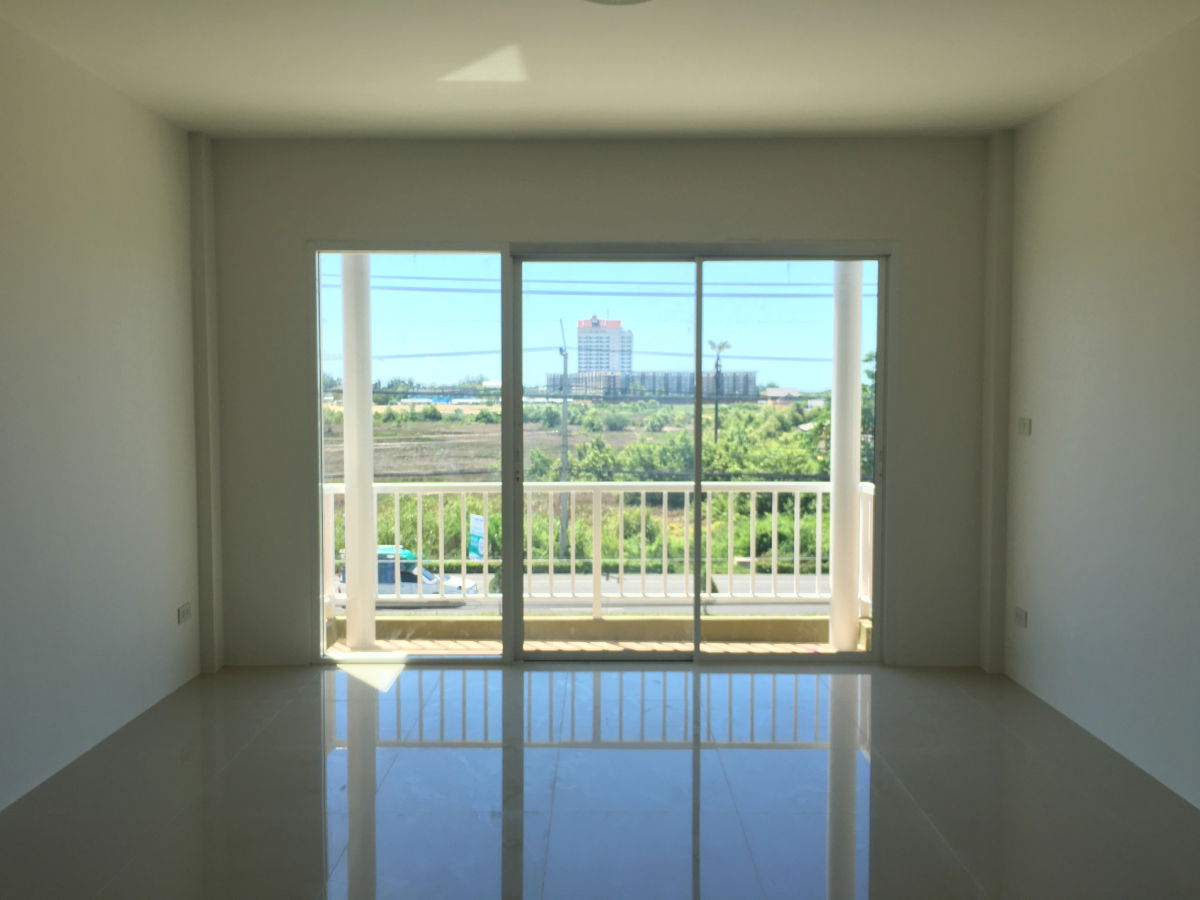 picture Commercial Building For Sale ChaAm Phetburi - 13/14