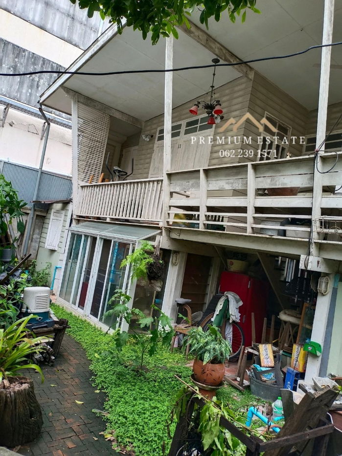 รูป ขายด่วน! ที่ดินใจกลางทองหล่อ ขนาด 222 ตรว. พร้อมบ้านเก่า (เหมาะสร้่างอาคารใหม่) Prime Location ใกล้ถนนใหญ่ เข้าออกได้หลายทาง - รูปที่ 1/1