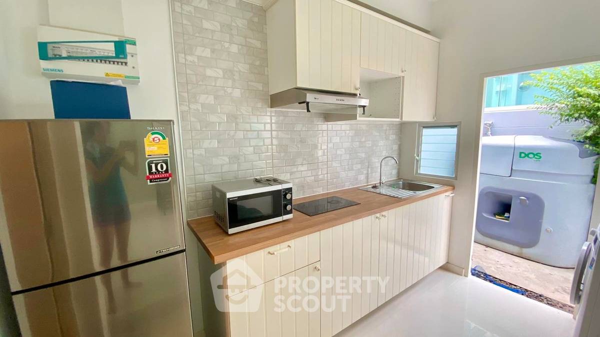 picture 3-BR Townhouse at Indy 2 Bangna-Ramkhamhaeng 2 in Dokmai (ID 2515549) - 12/15