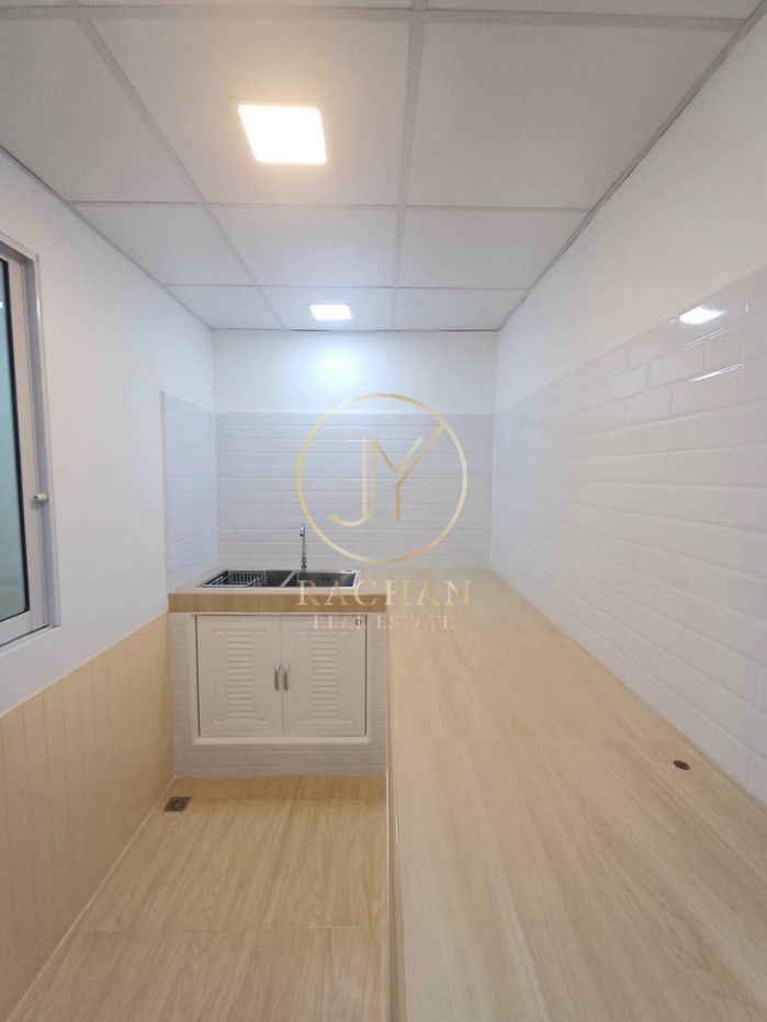 รูป ขายด่วน  ทาวน์เฮาส์ 2 ชั้น รีโนเวทใหม่  หมู่บ้านรัตนวดี  บางบัวทอง เนื้อที่ 16.1 ตร.ว พื้นที่ใช้สอย 120 ตร.ม  2 ห้องนอน 2 ห้องน้ำ 1 ห้องครัว  - รูปที่ 9/18