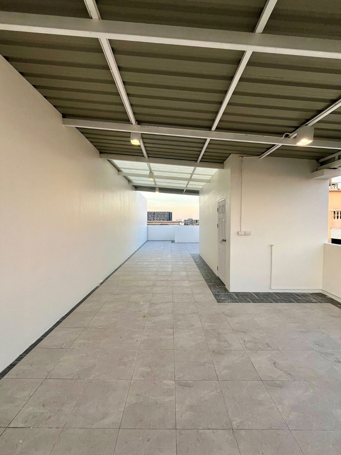 รูป S978 🏡 ขายทาวน์โฮม 4 ชั้น ทำเลลาดพร้าว เดินทางสะดวก ใกล้รถไฟฟ้าและห้างใหญ่ ราคาเพียง 5.9 ล้านบาท - รูปที่ 22/24