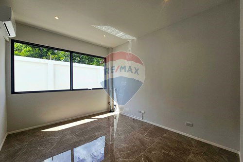 รูป [920601001-652] ขายบ้านเดี่ยว 3 ห้องนอน 3.5 ห้องน้ำ สไตล์ทรอปิคอล ในโครงการ 70 สำหรับขาย - รูปที่ 29/50