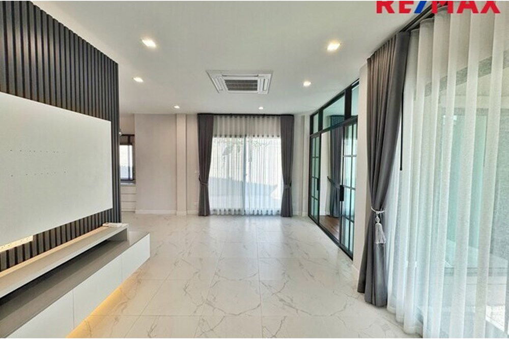 picture [920091039-301] Luxury Oasis in Bang Bua Thong - 4BR Home - 7/29