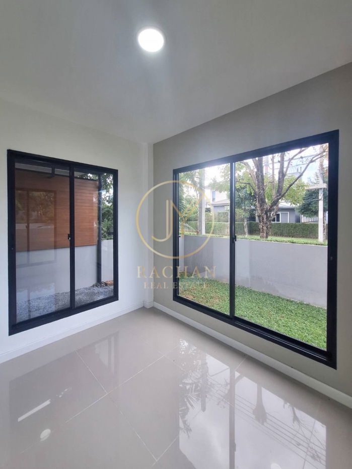 รูป คาซ่า วิลล์ ปิ่นเกล้ขายด่วน บ้านเดี่ยว 2 ชั้น หลังมุม หมู่บ้านคาซ่า วิลล์ ปิ่นเกล้า-ศรีรัช เนื้อที่ 50 ตร.ว พื้นที่ใช้สอย 200 ตร.ม  - รูปที่ 12/20