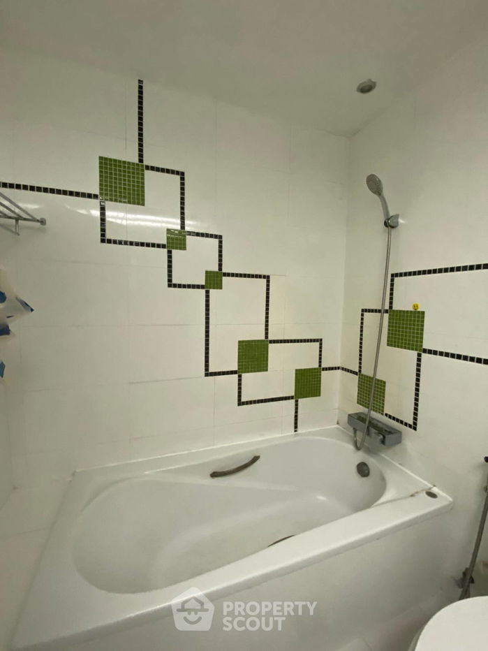 picture 1-BR Condo at Sathorn Gardens near MRT Si Lom (ID 2515247) - 5/6