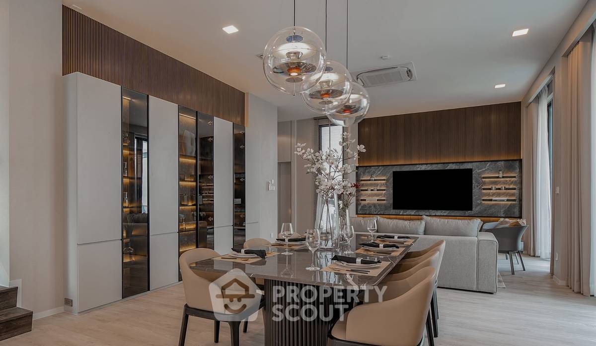 รูป บ้าน 4-ห้องนอน ที่ วีเว่ กรุงเทพกรีฑา ใกล้ กรุงเทพกรีฑา (ID 2514144) - รูปที่ 4/30