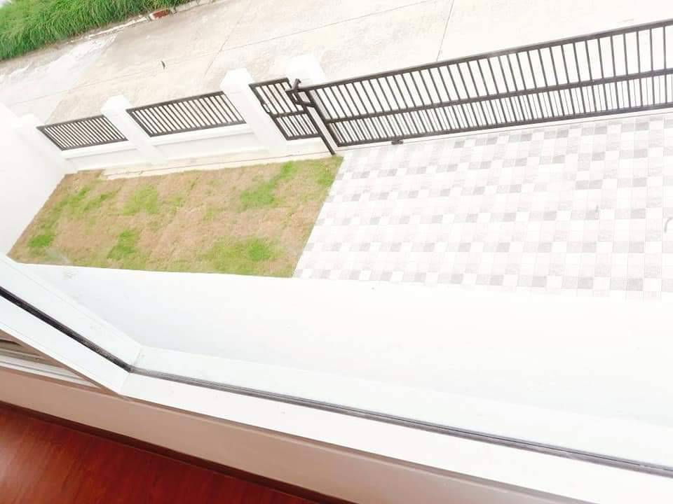 รูป ให้เช่าบ้านเดี่ยว 2 ชั้น ในสนามกอล์ฟ Flora Ville Golf & Country Club เฟอร์นิเจอร์ครบ ใกล้สนามบินดอนเมือง ใกล้ทางด่วนศรีสมาน  - รูปที่ 30/34