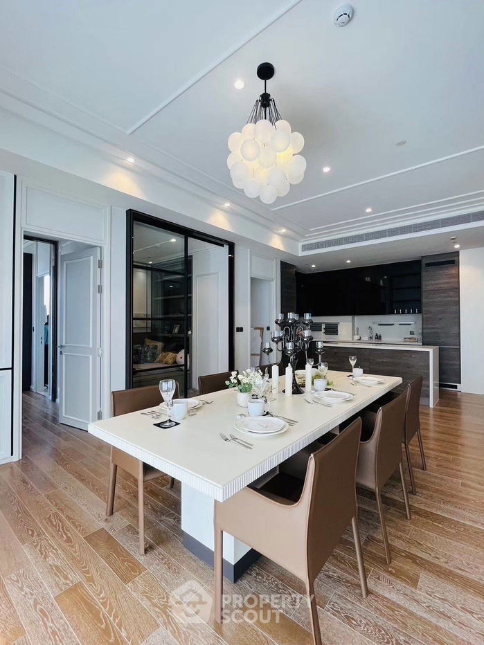 picture 3-BR Condo at Muniq Langsuan near BTS Ratchadamri (ID 2215336) - 7/22