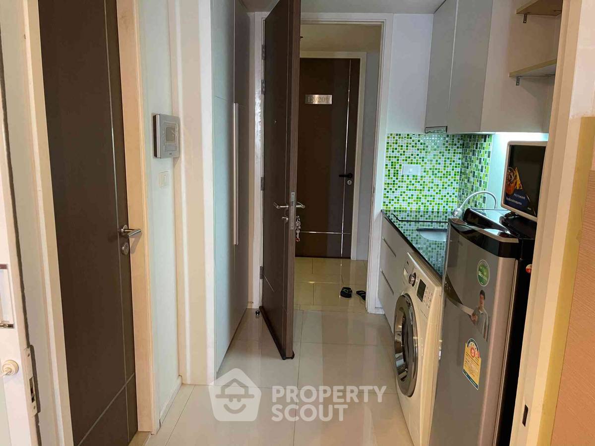 picture Studio Condo at 15 Sukhumvit Residences near BTS Nana (ID 2515755) - 4/5