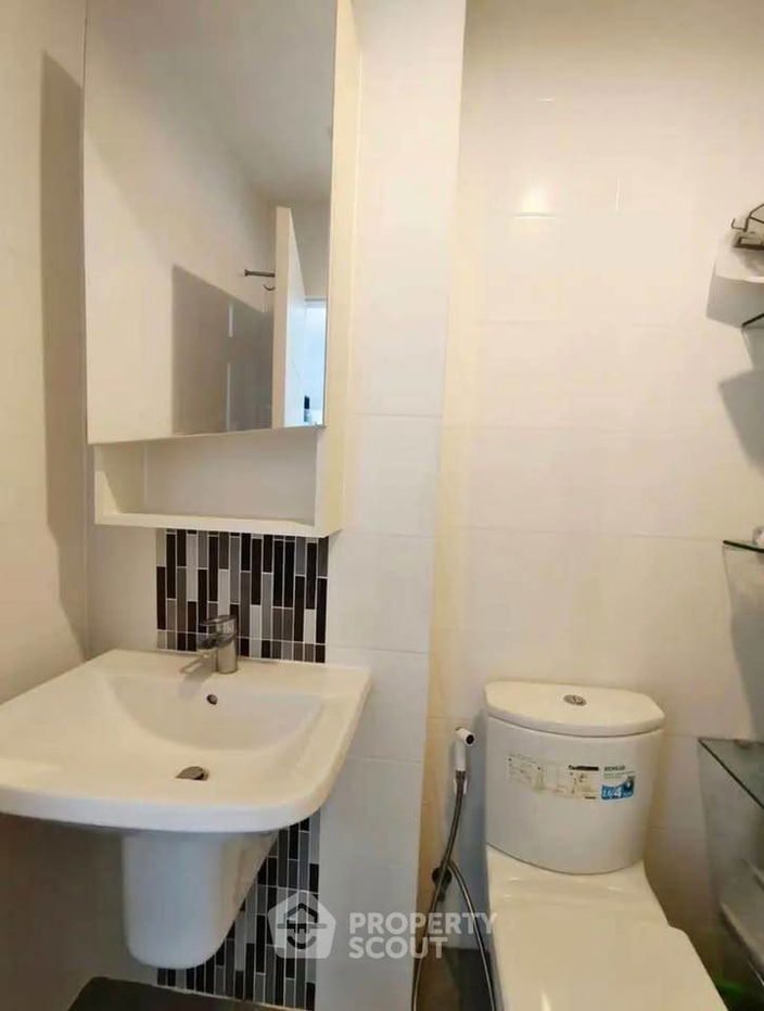 picture 2-BR Condo at The Niche Mono Ratchavipha near MRT Bang Son (ID 2374555) - 15/15