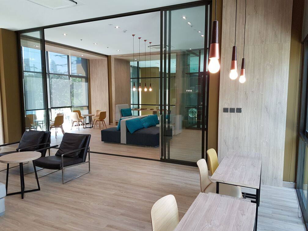 รูป 📢 ให้เช่าคอนโด Lumpini Suite Phetchaburi–Makkasan 🏙️✨• MRT เพชรบุรี💰 ค่าเช่า: 16,000 บาท รหัสทรัพย์: RS4477 - รูปที่ 1/11