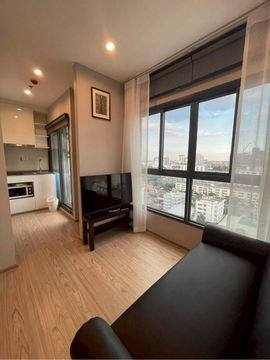 The Tree Huamark interchange 1B1B ชั้น 10 ขนาด 26 ตร.ม เช่า 12,500 บาท/เดือน Ready to move in