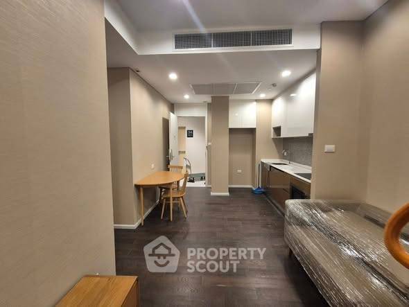 picture 2-BR Condo at The Saint Residences near MRT Phahon Yothin (ID 2516633) - 1/8