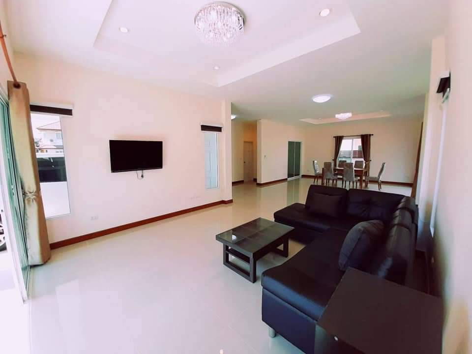 รูป ให้เช่าบ้านเดี่ยว 2 ชั้น ในสนามกอล์ฟ Flora Ville Golf & Country Club เฟอร์นิเจอร์ครบ ใกล้สนามบินดอนเมือง ใกล้ทางด่วนศรีสมาน  - รูปที่ 5/34