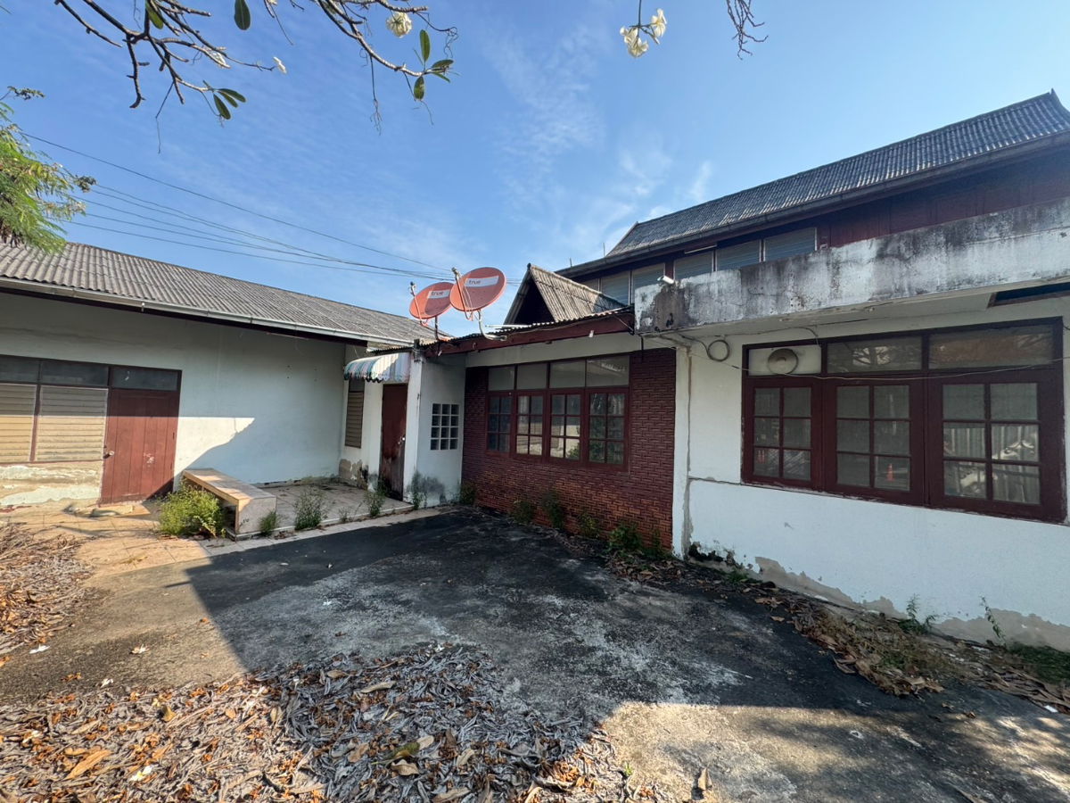 รูป ให้เช่าบ้านไม้ 100ปี ถนนหลักแก้วเงินทองซอย22 เจ้าของตรง - รูปที่ 1/10