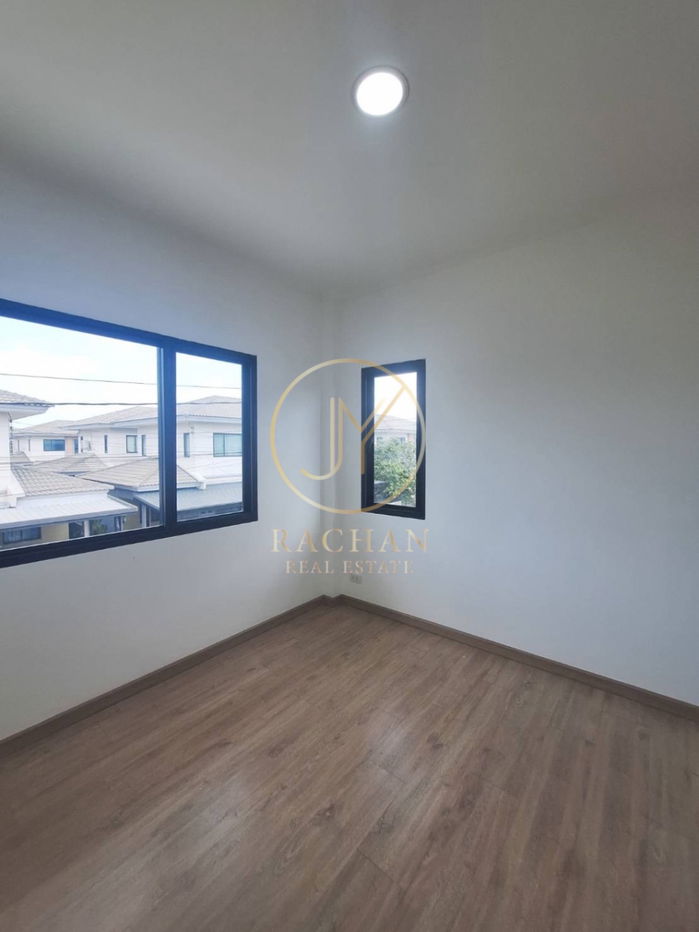 รูป คาซ่า วิลล์ ปิ่นเกล้ขายด่วน บ้านเดี่ยว 2 ชั้น หลังมุม หมู่บ้านคาซ่า วิลล์ ปิ่นเกล้า-ศรีรัช เนื้อที่ 50 ตร.ว พื้นที่ใช้สอย 200 ตร.ม  - รูปที่ 18/20