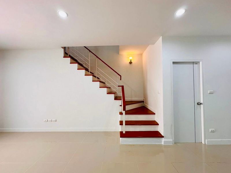 รูป ขายทาวน์โฮมรีโนเวทใหม่ ม.เดอะเซ็นทรัลไลฟ์ สวนเสือ ศรีราชา - รูปที่ 10/19