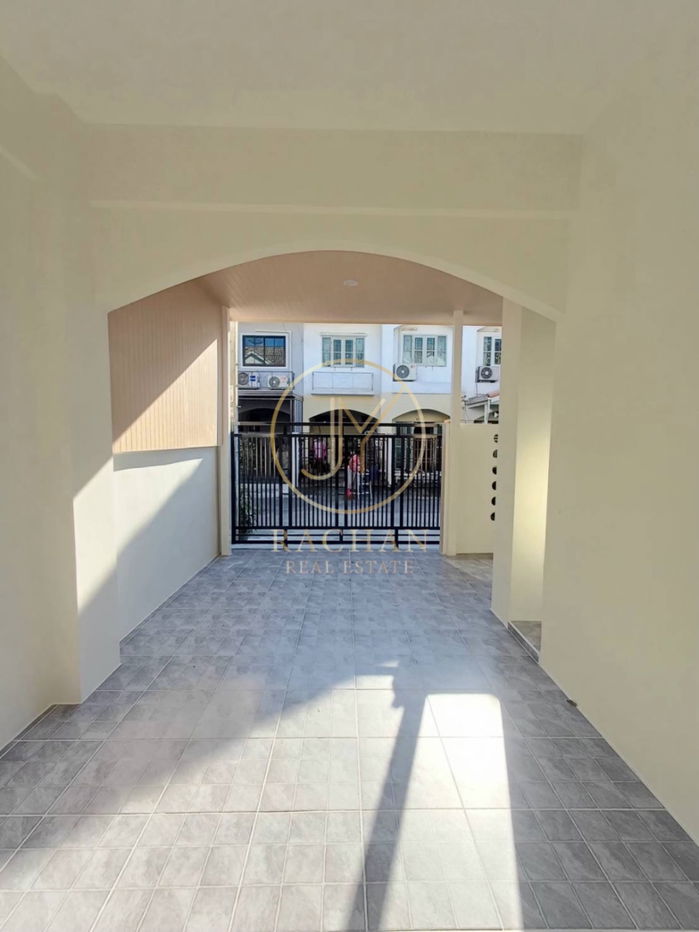 รูป ขายด่วน ทาวน์เฮ้าส์ 2 ชั้น หมู่บ้านบัวทองธานี เนื้อที่ 20.5 ตร.ว พื้นที่ใช้สอย 130 ตร.ม - รูปที่ 6/20