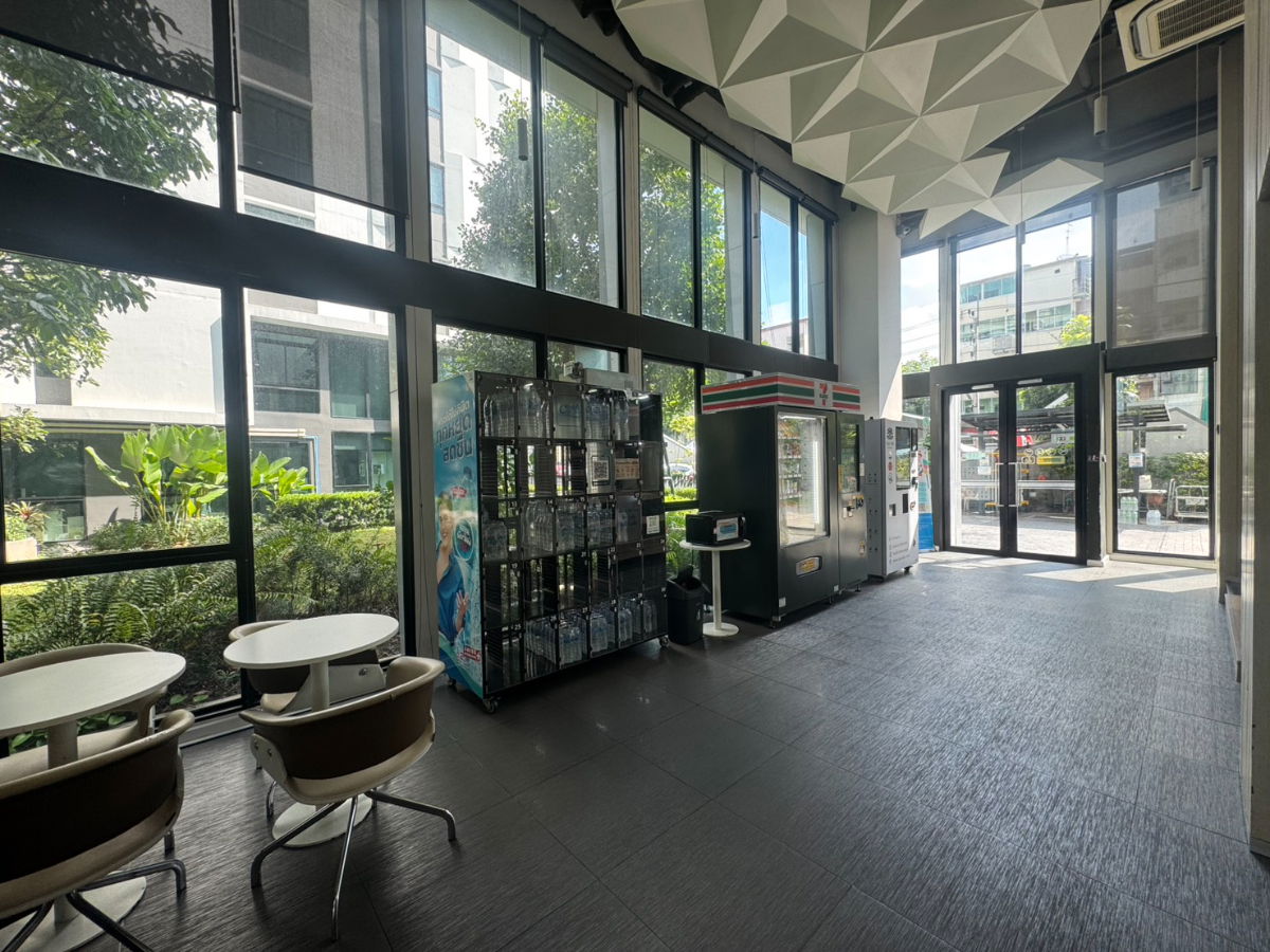 รูป ขาย เคฟ ทาวน์ สเปซ Kave town space ข้างม.กรุงเทพ เฟอร์ไฟฟ้าครบ มีเครื่องซักผ้า พร้อมอยู่ ให้หมด - รูปที่ 17/19