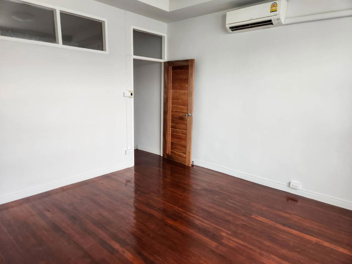 picture Townhouse for sale ,cheap price - 13/17