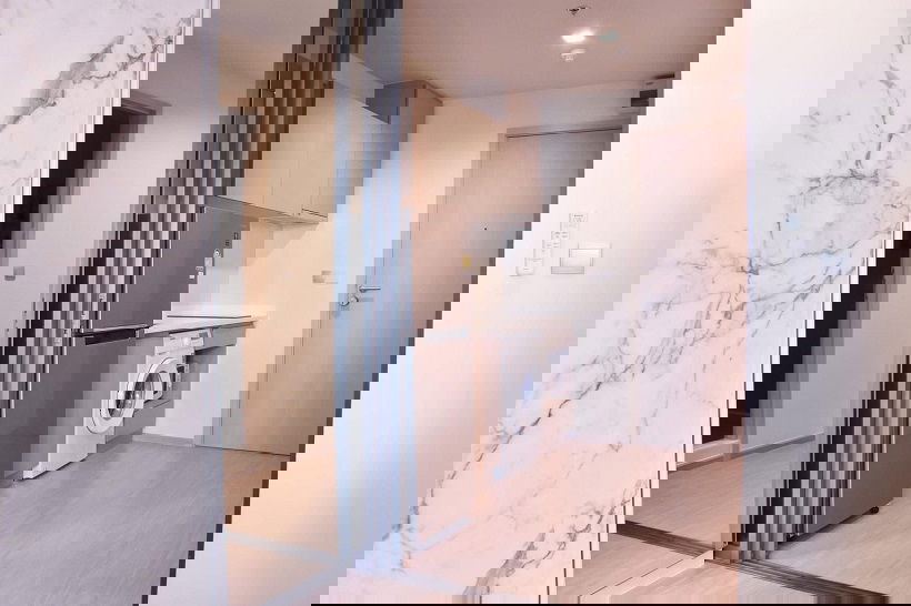 รูป คอนโด Life ลาดพร้าว ตึก A ชั้น 42 ห้องแต่งสวย  28 ตร.ม. Fully Furnished โทนขาว ลายหินอ่อน - รูปที่ 10/12