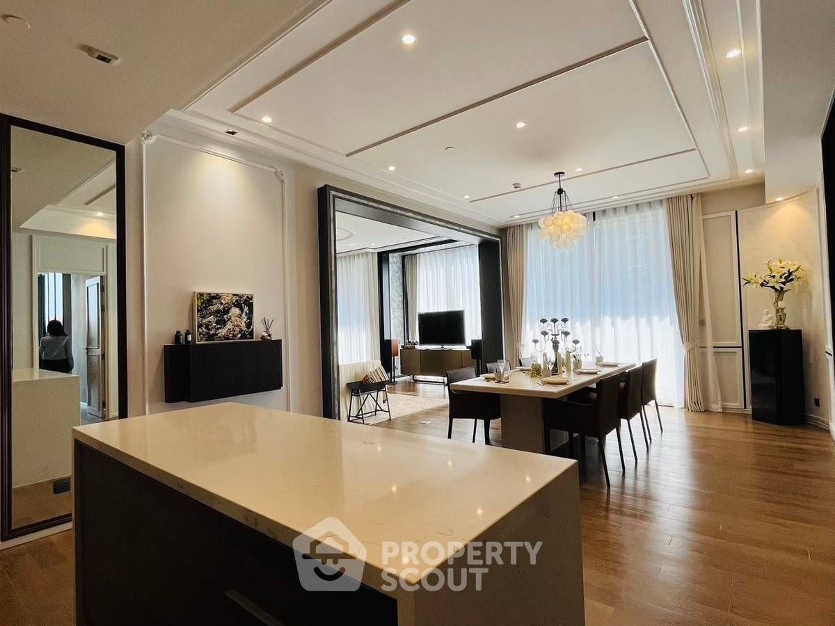 picture 3-BR Condo at Muniq Langsuan near BTS Ratchadamri (ID 2215336) - 2/22