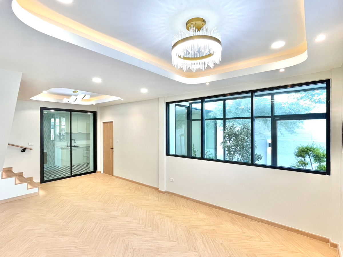 รูป  S1022 ขายทาวน์โฮม ลาดพร้าว 93 ทะลุ ลาดพร้าว 101 แยก 19  🔥 รวมเฟอร์นิเจอร์ + เครื่องใช้ไฟฟ้าพร้อมอยู่ (ยกบ้าน)  🔥 เพียง 5.99 M พิเศษ ฟรีโอนน !!! - รูปที่ 13/44