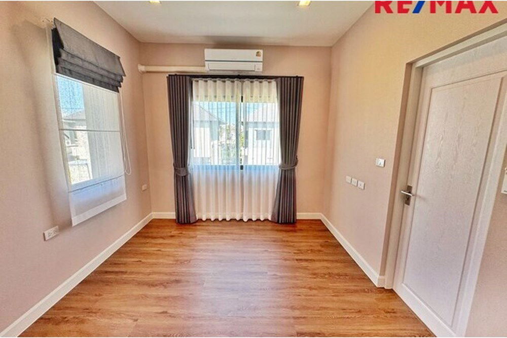 picture [920091039-301] Luxury Oasis in Bang Bua Thong - 4BR Home - 16/29