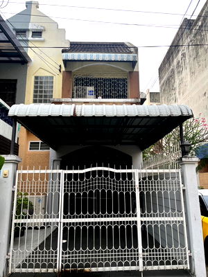 ทาวน์โฮม กรุงเทพมหานคร : ทาวน์เฮาส์ 2 ชั้นรีโนเวทใหม่ทั้งหลังพร้อมอยู่