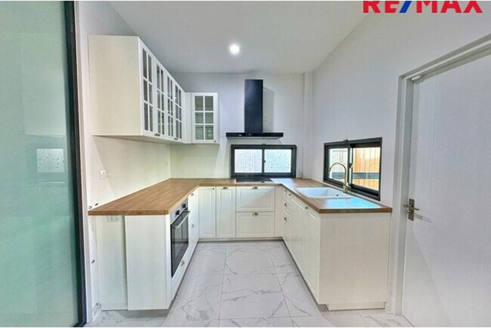 picture [920091039-301] Luxury Oasis in Bang Bua Thong - 4BR Home - 11/29