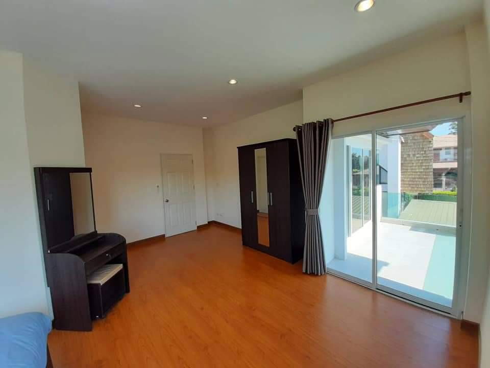 รูป ให้เช่าบ้านเดี่ยว 2 ชั้น ในสนามกอล์ฟ Flora Ville Golf & Country Club เฟอร์นิเจอร์ครบ ใกล้สนามบินดอนเมือง ใกล้ทางด่วนศรีสมาน  - รูปที่ 19/34