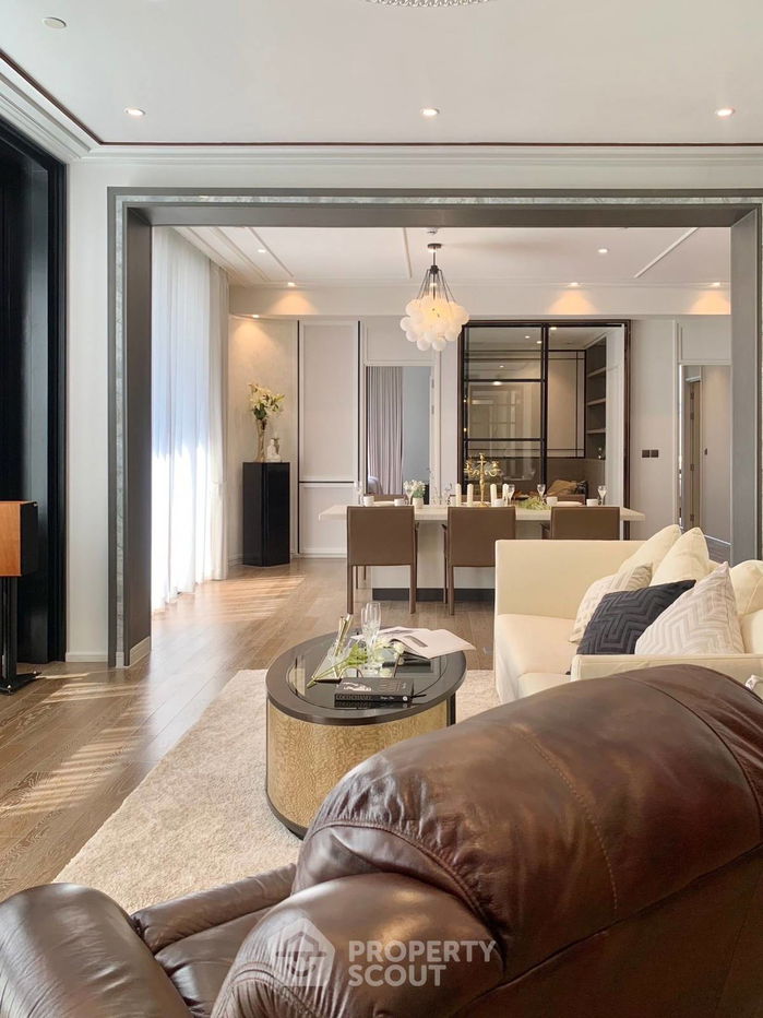 picture 3-BR Condo at Muniq Langsuan near BTS Ratchadamri (ID 2215336) - 10/22