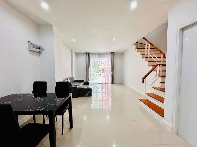 รูป ขายทาวน์โฮมรีโนเวทใหม่ ม.เดอะเซ็นทรัลไลฟ์ สวนเสือ ศรีราชา - รูปที่ 11/19