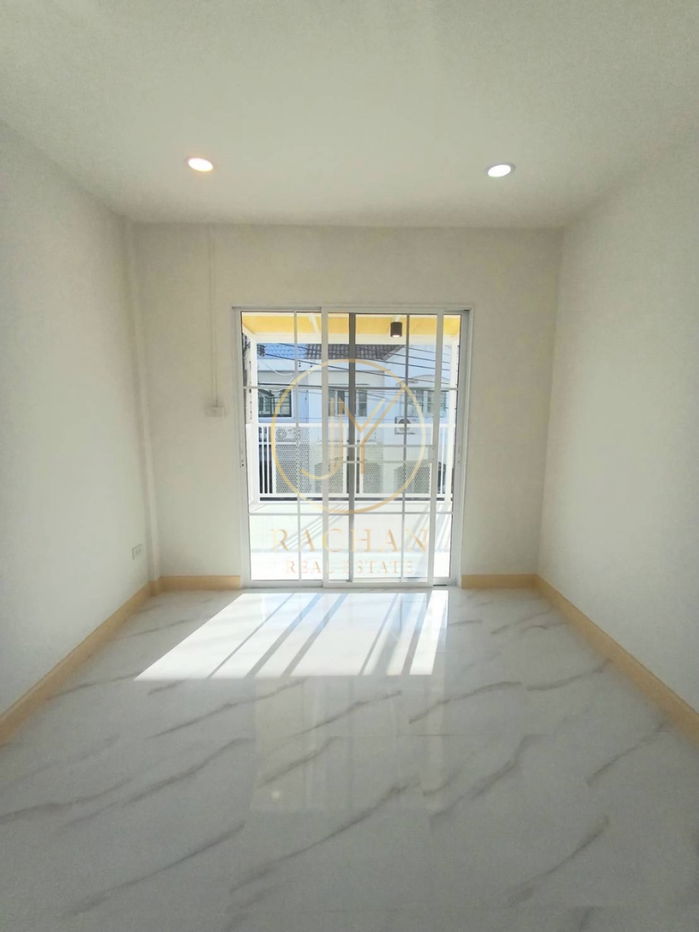 รูป ขายด่วน ทาวน์เฮ้าส์ 2 ชั้น หมู่บ้านบัวทองธานี เนื้อที่ 20.5 ตร.ว พื้นที่ใช้สอย 130 ตร.ม - รูปที่ 15/20