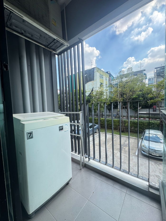 รูป ขาย เคฟ ทาวน์ สเปซ Kave town space ข้างม.กรุงเทพ เฟอร์ไฟฟ้าครบ มีเครื่องซักผ้า พร้อมอยู่ ให้หมด - รูปที่ 15/19