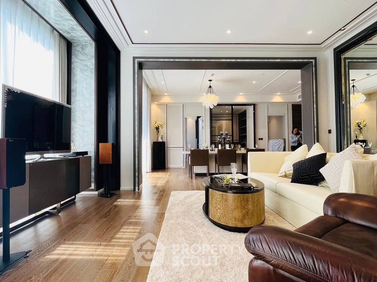 picture 3-BR Condo at Muniq Langsuan near BTS Ratchadamri (ID 2215336) - 1/22