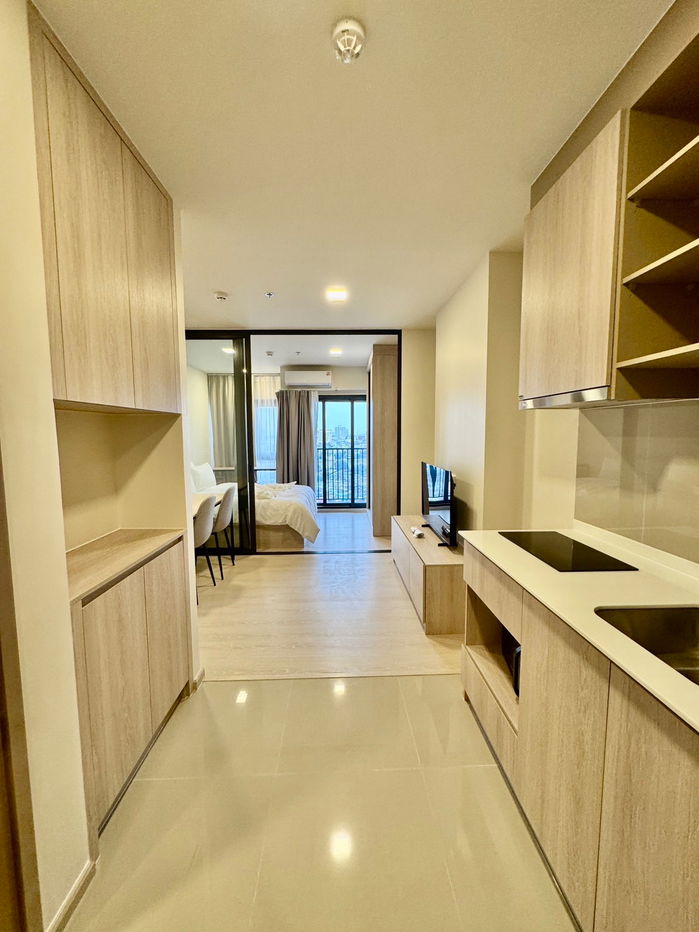 รูป ให้เช่า " FLO by Sansiri "ห้องใหม่ เฟอร์นิเจอร์ครบ พร้อมเข้าอยู่ >> LineID:@assetrootz - รูปที่ 3/4