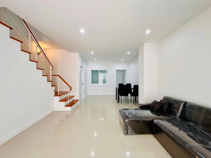 รูป ขายทาวน์โฮมรีโนเวทใหม่ ม.เดอะเซ็นทรัลไลฟ์ สวนเสือ ศรีราชา - รูปที่ 3/19