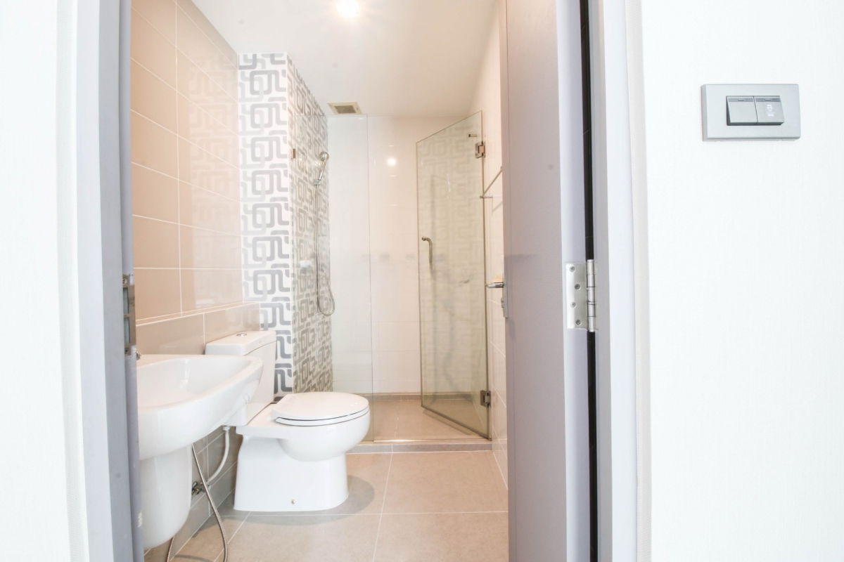 รูป ให้เช่า Townhome The Landmark เอกมัย–รามอินทรา เฟอร์นิเจอร์และเครื่องใช้ไฟฟ้าครบ พร้อมเข้าอยู่ - รูปที่ 13/14