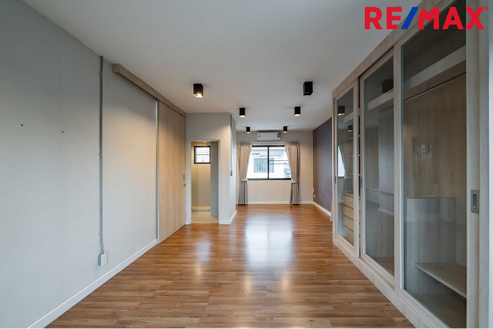 รูป [920091001-1364] หลังมุม New Listing! 2026 Town Avenue Cocos - รูปที่ 25/33