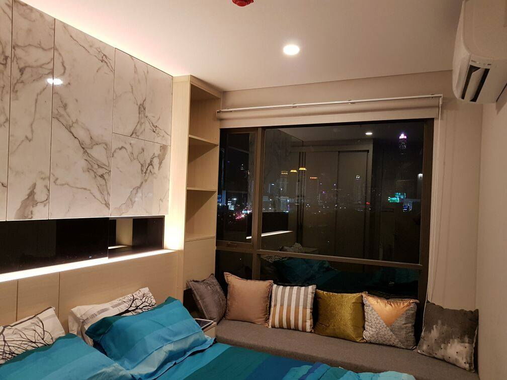 รูป 📢 ให้เช่าคอนโด Lumpini Suite Phetchaburi–Makkasan 🏙️✨• MRT เพชรบุรี💰 ค่าเช่า: 16,000 บาท รหัสทรัพย์: RS4477 - รูปที่ 3/11