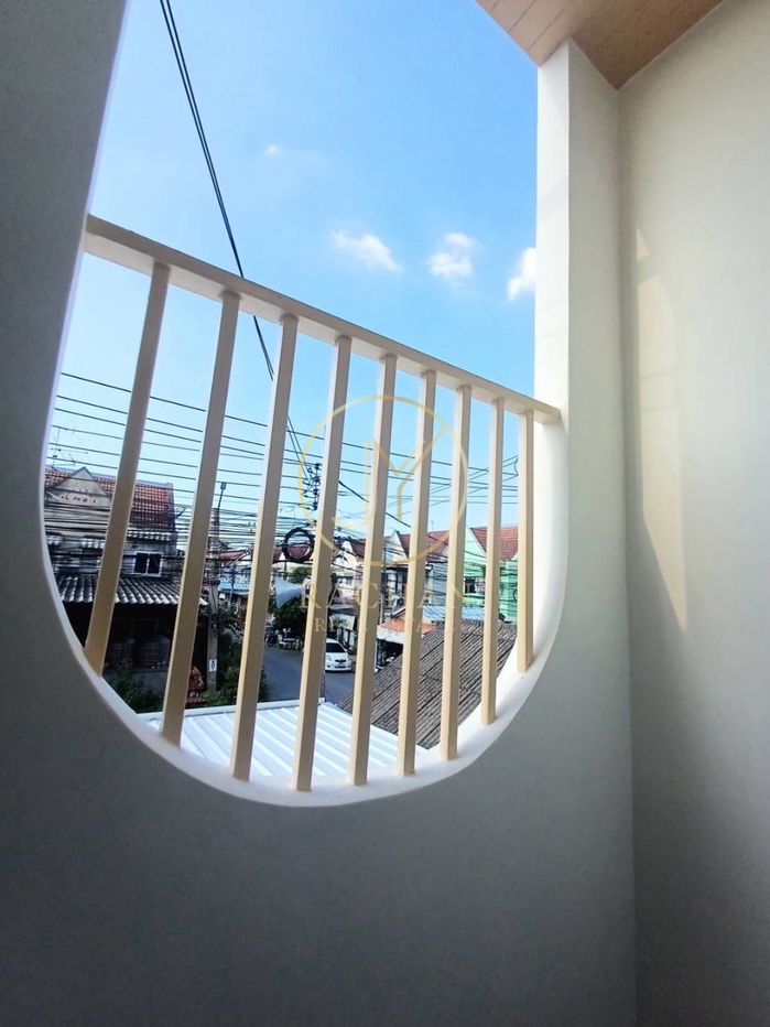 รูป ขายด่วน  ทาวน์เฮาส์ 2 ชั้น รีโนเวทใหม่  หมู่บ้านรัตนวดี  บางบัวทอง เนื้อที่ 16.1 ตร.ว พื้นที่ใช้สอย 120 ตร.ม  2 ห้องนอน 2 ห้องน้ำ 1 ห้องครัว  - รูปที่ 15/18