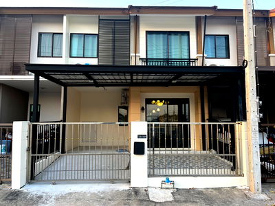 Townhouses for sale Bangkok : 2 Storey Townhouse for sales , Pruksaville 57 Pattanakarn fully furnihsed 17.3 SQW
