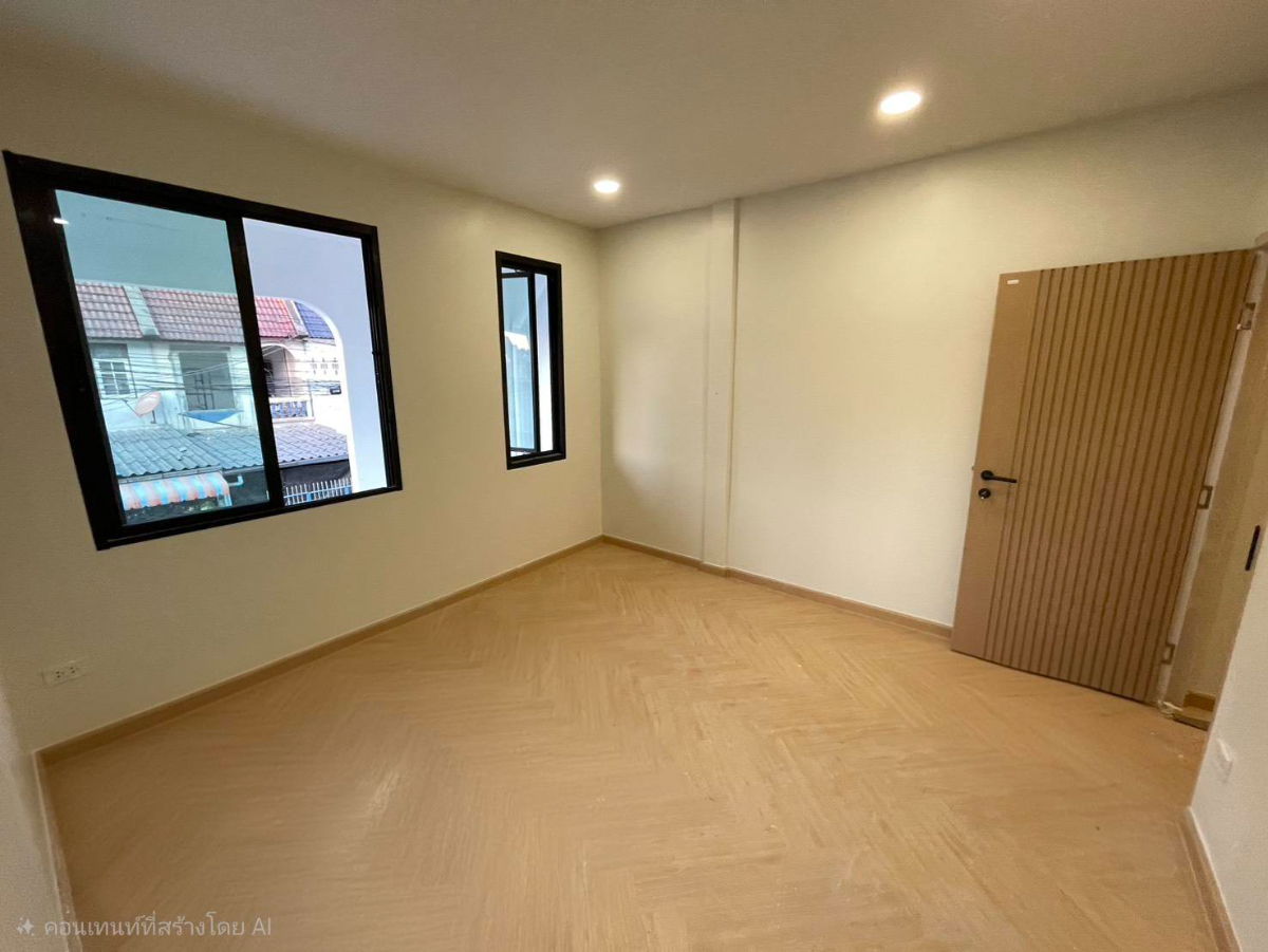 รูป ทาวน์โฮม ตกแต่งรีโนเวทใหม่ทั้งหมด สไตล์ Modern Luxury ในซอยลาดพร้าว 93 ทำเลดี สามารถออกซอยลาดพร้าว101 แยก19 ตกแต่งรีโนเวทใหม่ ใกล้รถไฟฟ้าสายสีเหลือง - รูปที่ 12/15