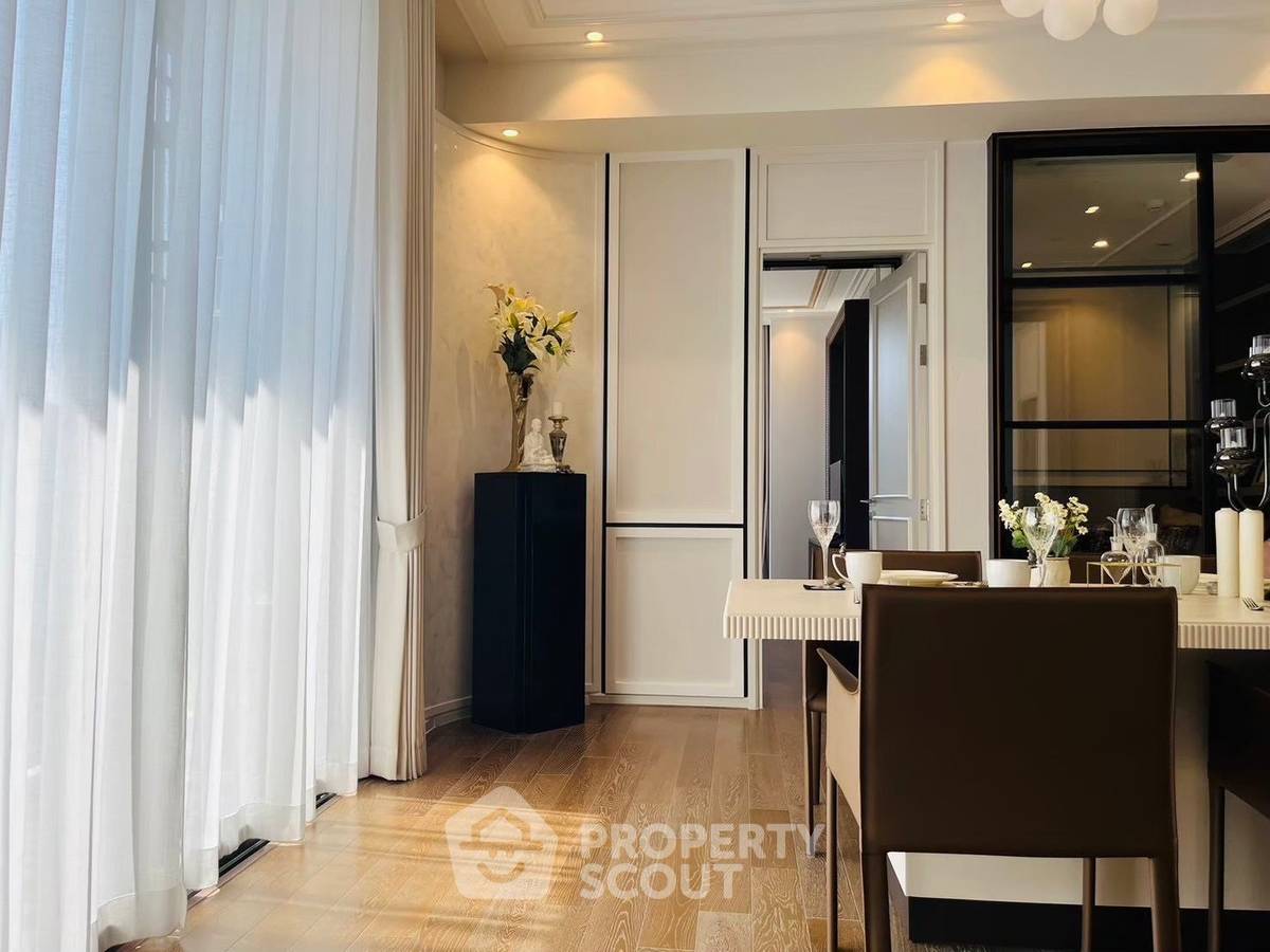 picture 3-BR Condo at Muniq Langsuan near BTS Ratchadamri (ID 2215336) - 8/22